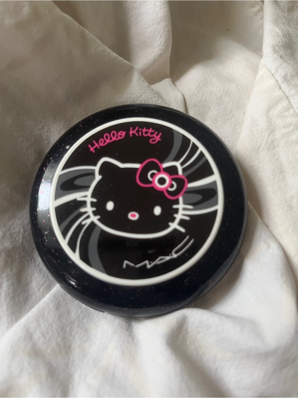 MAC x Hello Kitty Tahitian Sand Beauty Powder *rare*